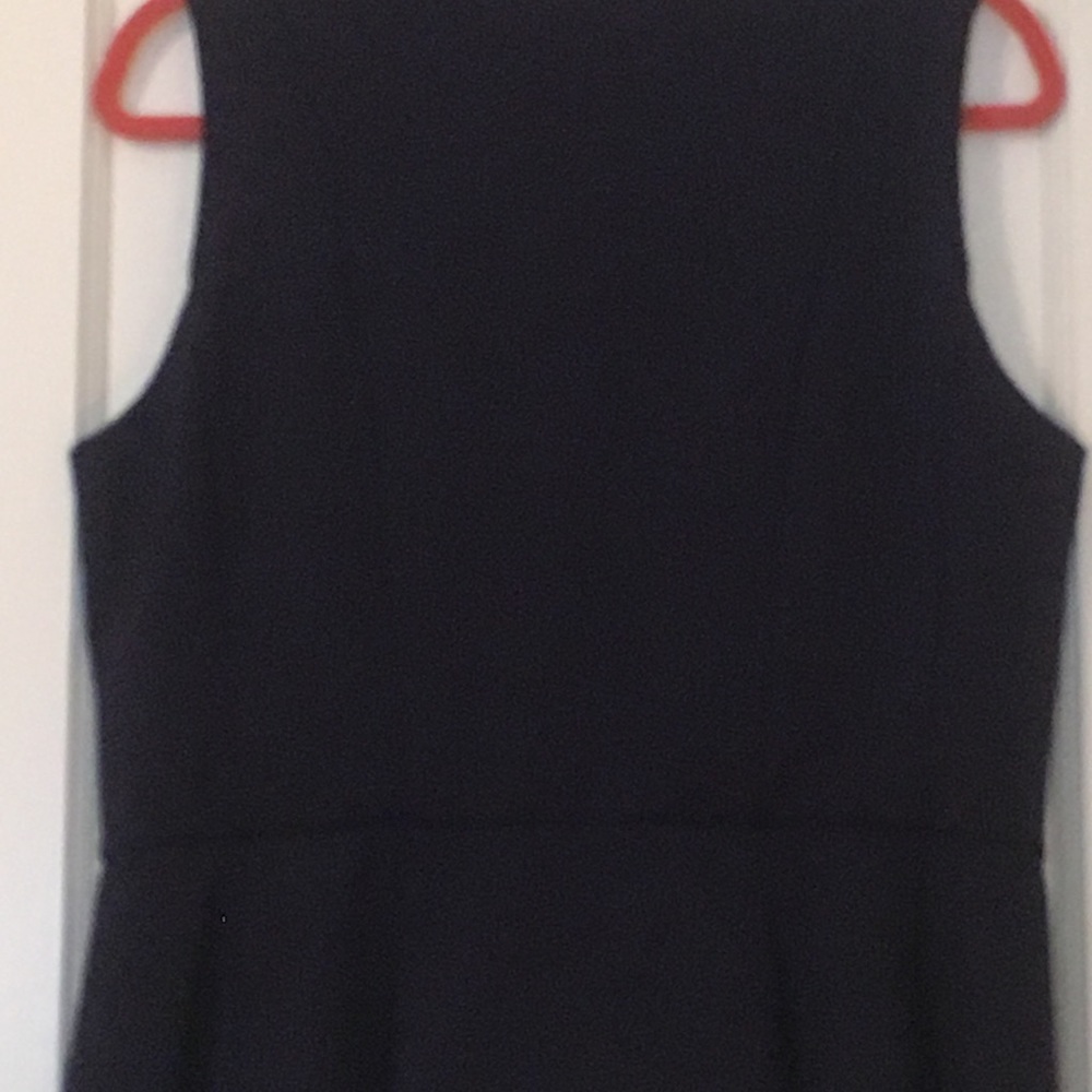 Top - Picture 4 of 6